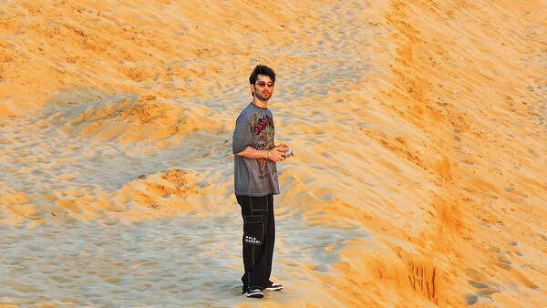 Himansh captures the dunes and himself with his drone in Dubai