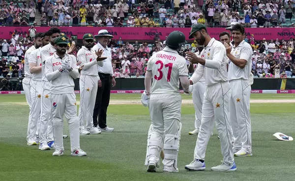 David Warner’s spectacular farewell as Australia sweep series against Pakistan in 3rd Test