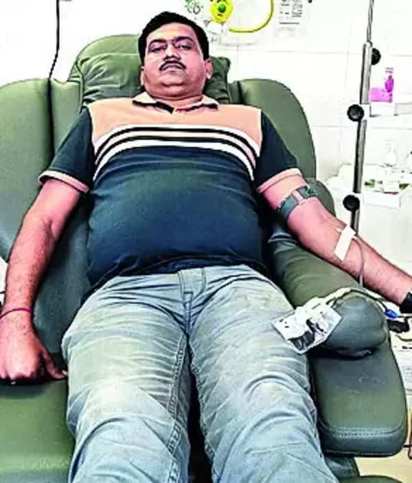 3 West Bengal cops travel 380km to Odisha to donate blood, save youth | Kolkata News – Times of India