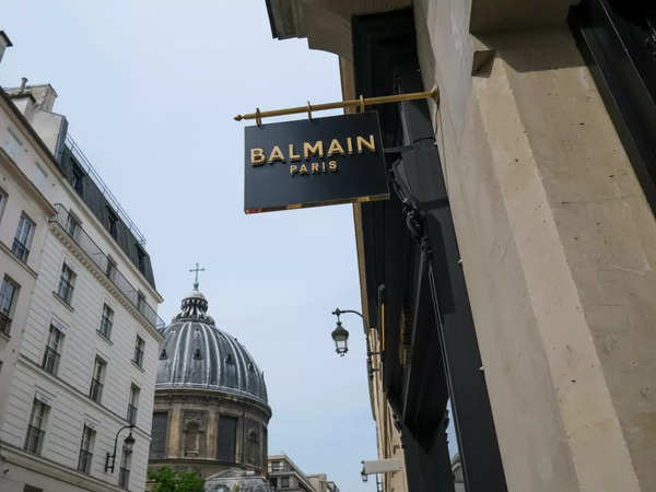 Paris Fashion Week: Paris gang arrested for robbing 50 Balmain outfits ...