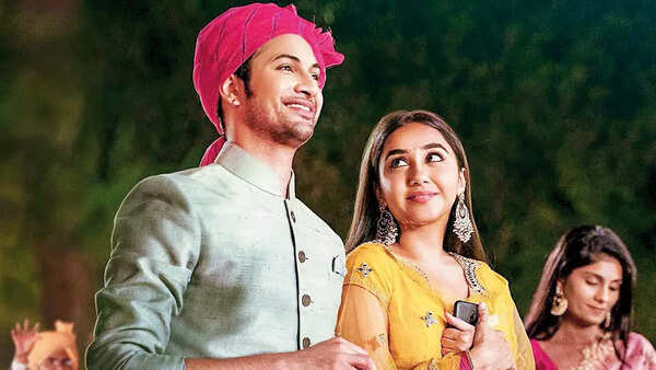 Raj shares that he could explore a lot with the lyrics of Aise Kyun from Mismatched