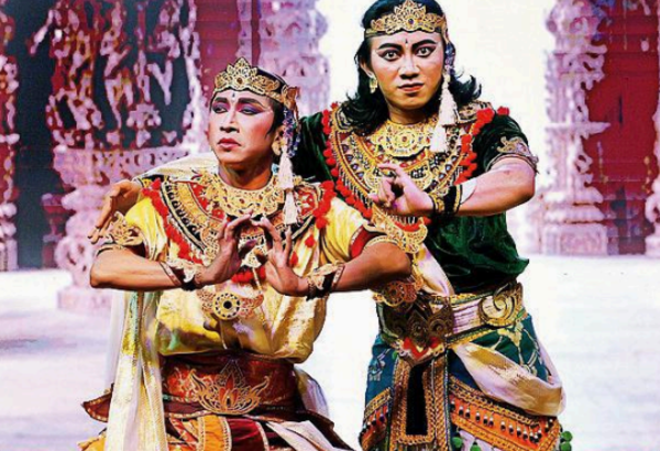 Daring & Dynamic: The Evolution of Stage Fashion Among Indonesian Artists