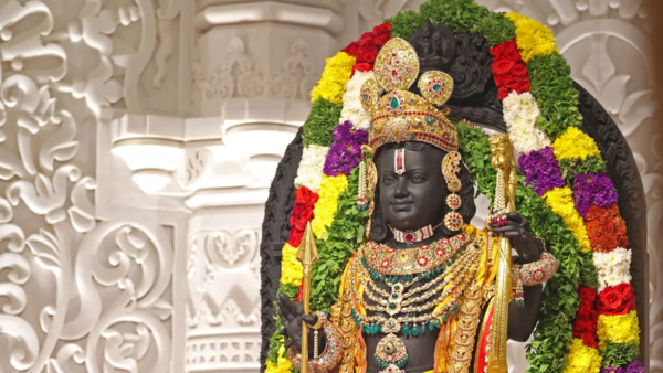 Mukut, Kundal, Padika: Ram Lalla adorned with divine ornaments | India ...