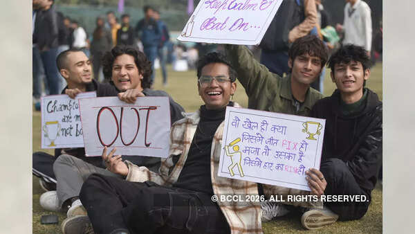 Students cheered for both the teams