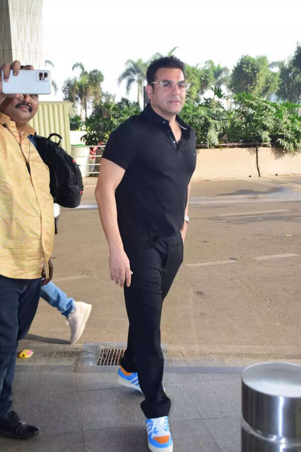 Sshura Khan Drops Hubby Arbaaz Khan at Mumbai Airport, Spreading Love | See Pics |