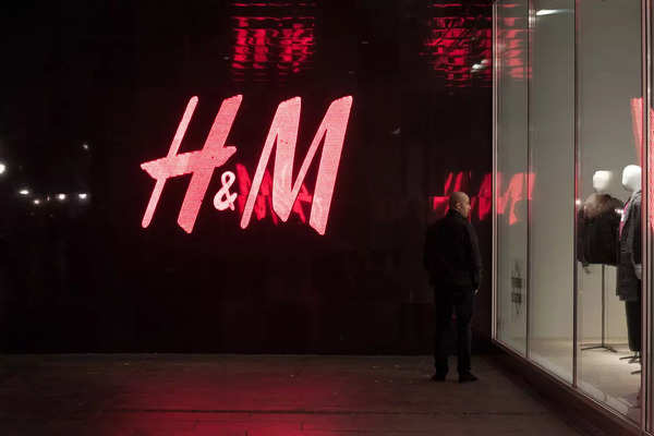 H&M CEO steps down amid struggling sales, store closures