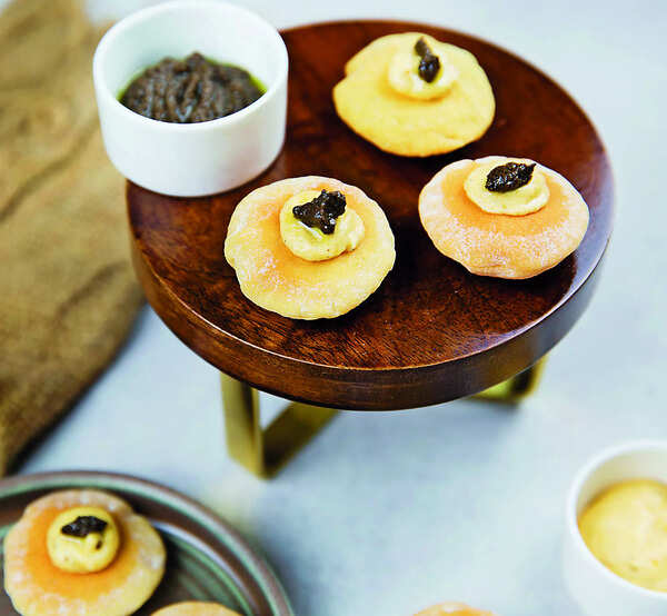 Charcuterie boards and fuss-free food: A favourite at desi weddings ...