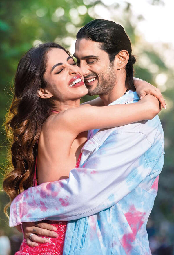 Prateik Patil Babbar and Priya Banerjee; PC: Prathamesh Bandekar