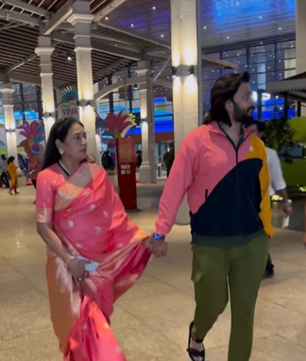 Rakul Preet Singh and Jackky Bhagnani marriage ceremony: Riteish Deshmukh and his mom Vaishali Deshmukh arrive at Goa airport |