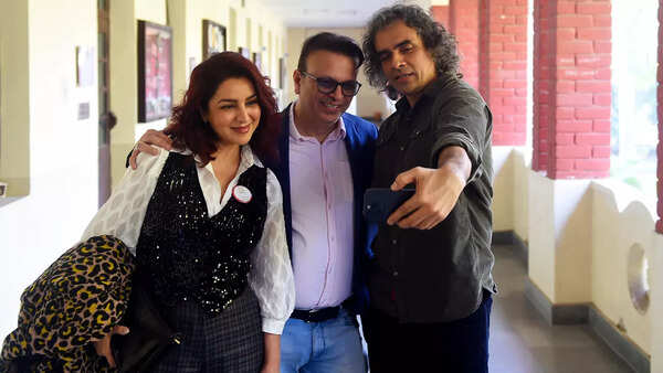 Tisca, Roshan and Tisca at Hindu College