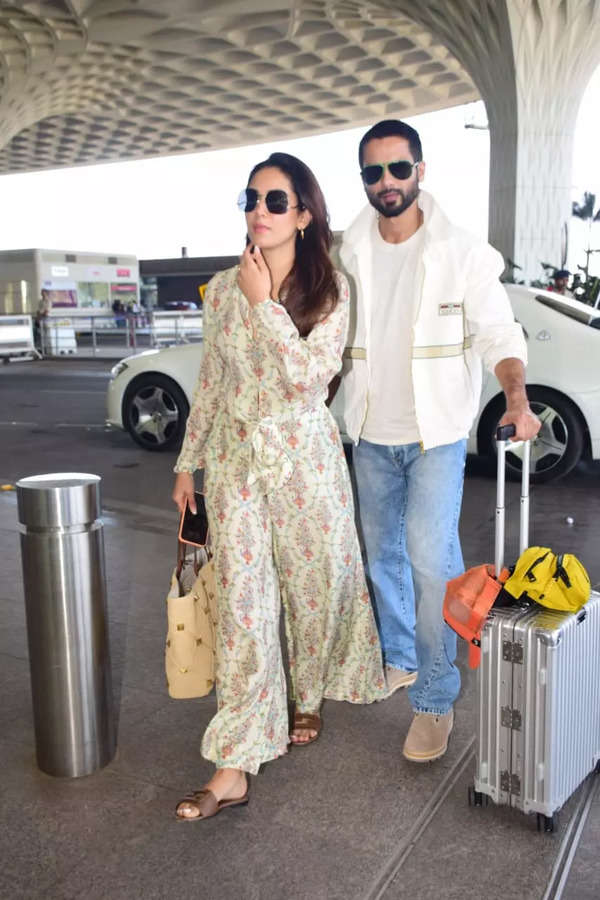 Aditya Roy Kapoor and Ananya Panday spotted at the airport: pics inside | – Times of India