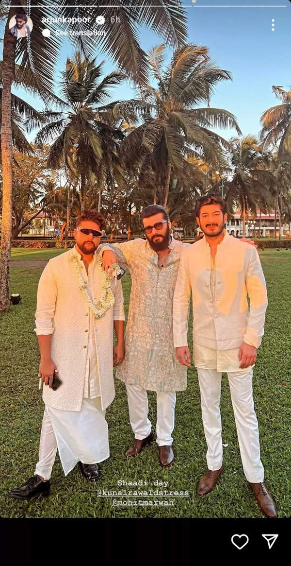 Arjun Kapoor poses with Mohit Marwah and Kunal Rawal in cool ethnic wear at Rakul Preet Singh and Jackky Bhagnani’s wedding – See photo | – Times of India