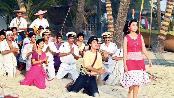 A still from the song Aana Mere Pyar Ko . The film was primarily shot in Goa​