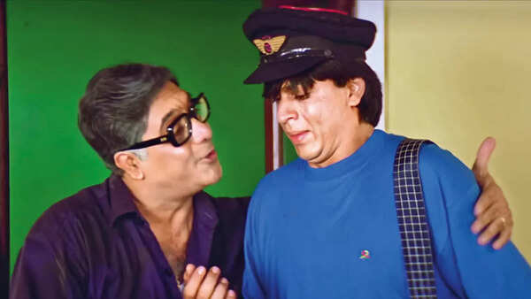 ​Before KHKN, SRK had worked in three TV serials with director Kundan Shah — Ummeed, Circus and Wagle Ki Duniya. Aanjjan Srivastav (above) from Wagle... played the role of SRK’s father in KHKN​