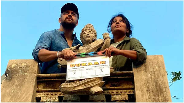 Siddharth and Garima on the sets of Dukaan