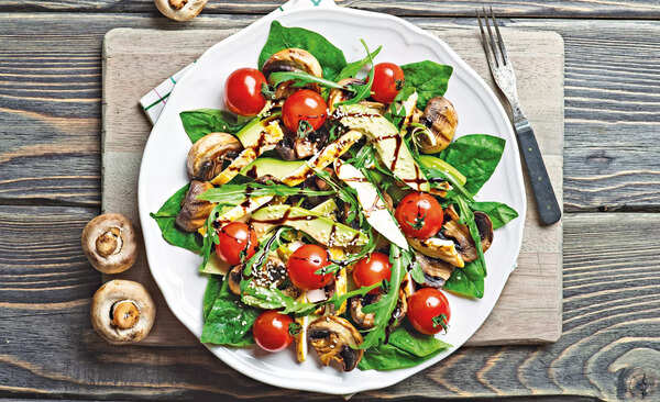 avacado and mashrom salad_iStock-497022052