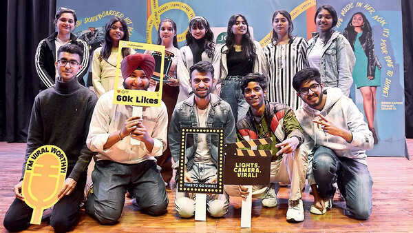 Standing: (L-R) Ishita Singh, Aastha, Brishti Boruah, Vrinda Sharma, Tanya Tanwer, Avdhi Bisht and Akriti Singh; Sitting: (L-R) Anurgrah Mishra, Karandeep Singh, Mukul Binjola, Aayush, and Divyansh Nagar