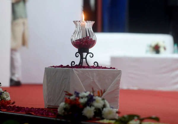 The evening commenced with the lighting of the shamma