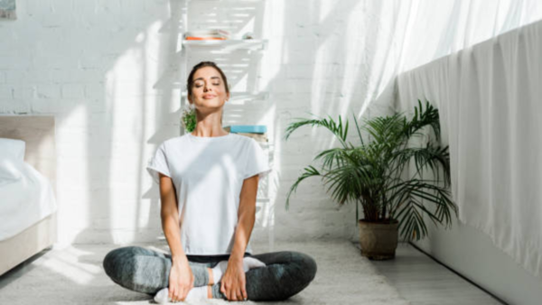 30-minute morning yoga plan for women who are in 40s