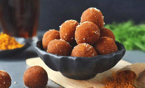 Cheesy ragi bites