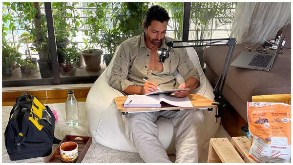Harshvardhan Rane returns to college | Hindi Movie News - Times of India