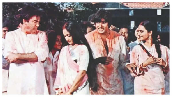 A still from  Rang Barse