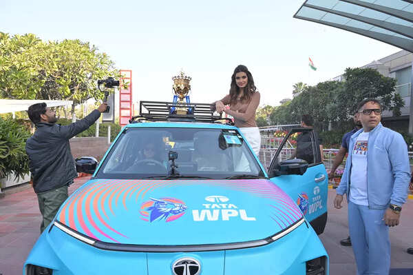 Diana Penty at Tata WPL trophy drive
