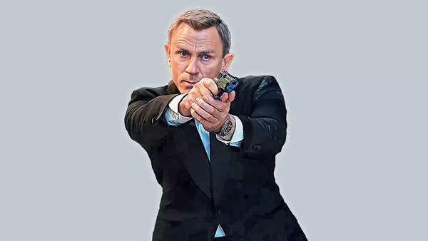 Daniel Craig as Bond