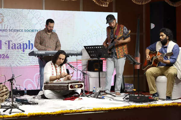 Santoor maestro and music composer Pt Abhay Rustum Sopori with his band