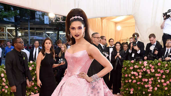 deepika-padukone-at-met-gala-2019-featured