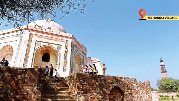 The inaugural walk for Delhi Tourism's Walk Festival was held at Mehrauli Archaeological Park