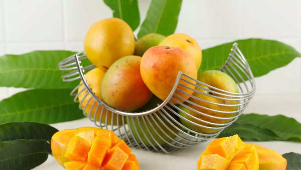Why should you soak mangoes in water before eating? - Times of India