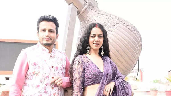Neha Joshi and Ashutosh Kulkarni in Ayodhya