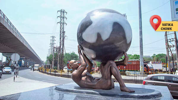 Vatika Chowk has been beautified with many new sculptures