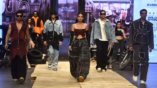 Snapshots from TLW