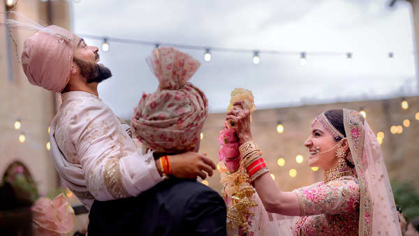 Why-Anushka-Sharmas-wedding-lehenga-by-Sabyasachi-was-special.