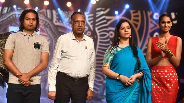 (L-R) Nishchya Gupta, JCC-JIMS; Prof (Dr) VK Agarwal, Pro Chancellor, Jagannath University, Jaipur, Rajasthan and Renu Singh Malik Head, Department of Fashion Design, JCC