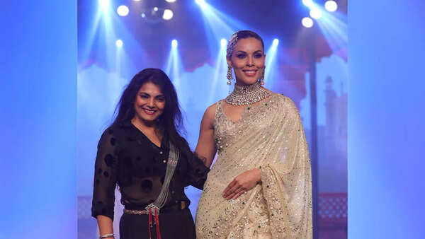 Designer Ratna Jain with Deepti Gujral