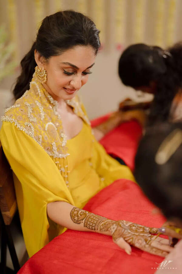Aishwarya Arjun and Umapathy Ramaiah's haldi and mehendi pics 2.