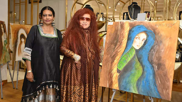 Anjanna Kuthiala and Shahnaz Husain