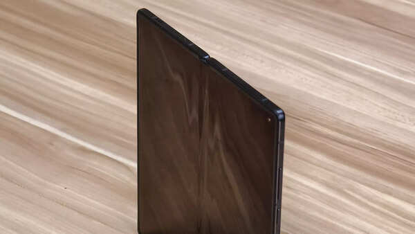 Vivo X Fold3 design