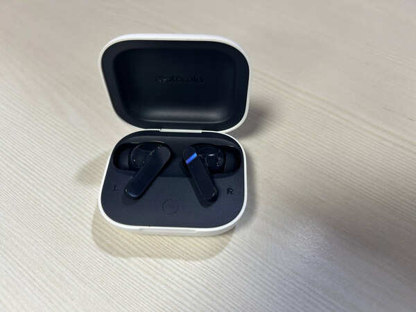 Moto Buds TWS earbuds