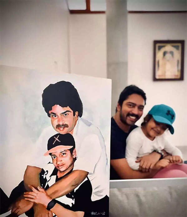 allari naresh fmaily.