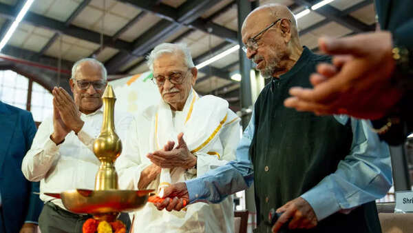 Gulzar and Shyam Benegal at the event