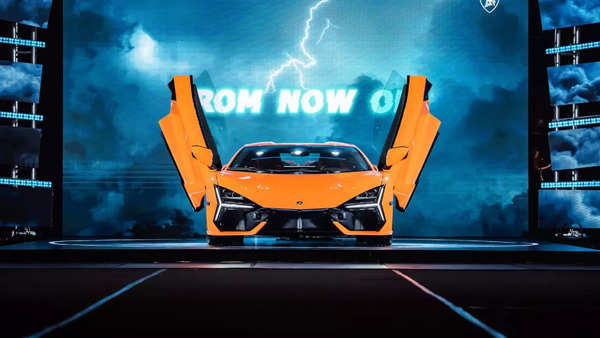 Lamborghini Revuelto