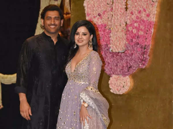 MS Dhoni and Sakshi Dhoni grace Ambani's Shiv Shakti Puja in style ...