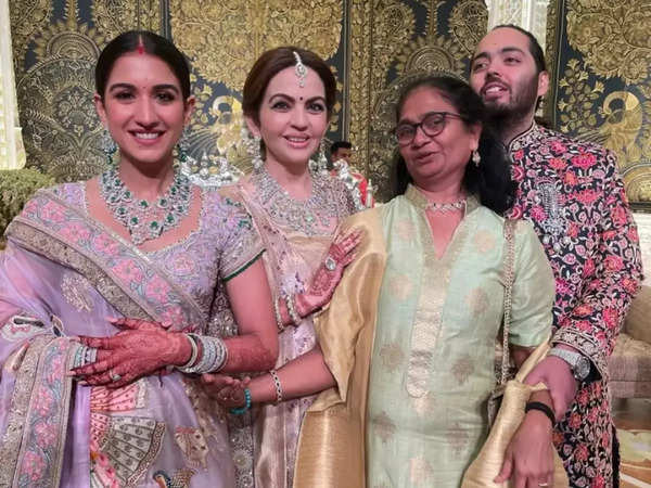 Anant Ambani brooch: Anant Ambani wore a brooch with Dhirubhai Ambani’s image at his wedding ceremony reception | – Occasions of India