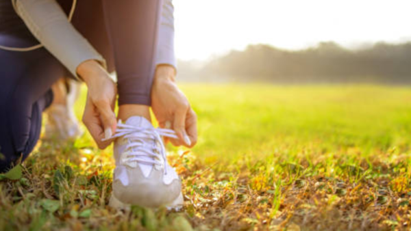 5 tips to help burn more calories during a walk