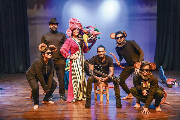 Theatre play in procession