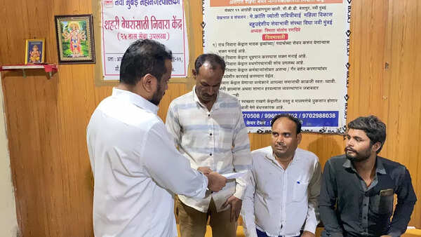 Shiv Sena leader gives Rs 50k each to 16 families